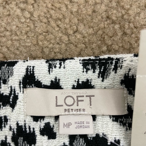 LOFT Black and White Patterned Pencil Skirt - Picture 2 of 6